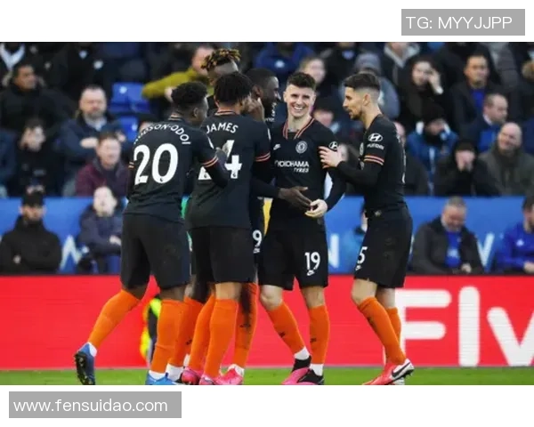 吕迪格的崛起与挑战:从默默无闻到足球场上的明星之路 吕迪格的崛起与挑战:从默默无闻到足球场上的明星之路